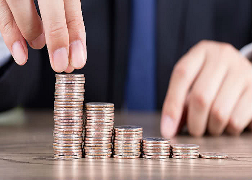 工银瑞信基金推出新债基 何秀红“一拖十”最低回报率为-1.69%  