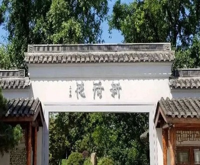 新荷花独立性之忧：甥舅“一家亲” 赶黄草专利的发明人上演交叠