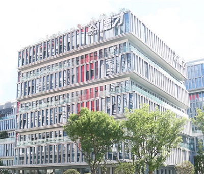 德才装饰子公司拖欠农民工工资被点名扣分 千万元财产遭冻结躲猫猫