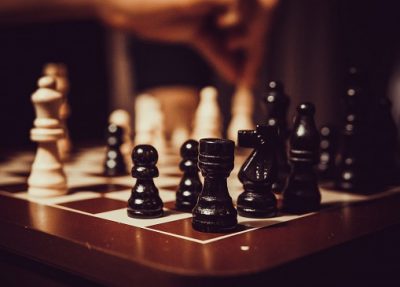 华富基金新股基发售 张娅郜哲1只搭档管理逾一年产品回报率告负