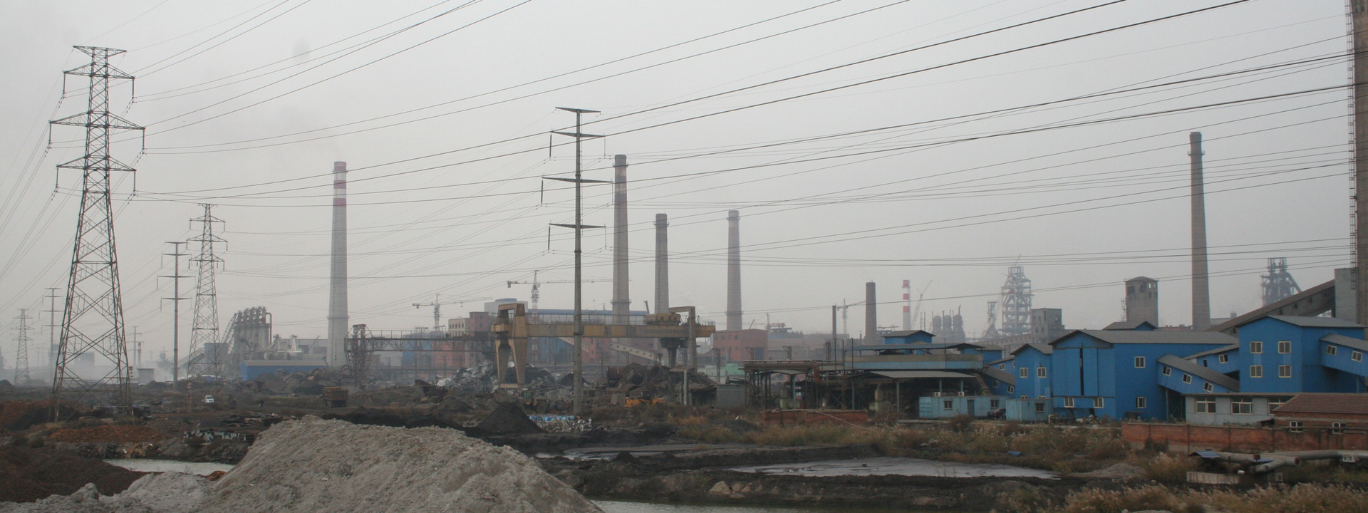 第三轮问询未回复即撤材料，第一大客户贡献超八成收入背后合作稳定性遭拷问，监管重点“把关”募投项目可行性