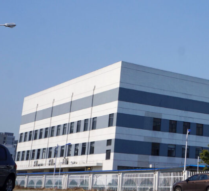 最新一期净利润不足1亿元，关键原材料的供应稳定性遭“两连问”，多项专利发生纠纷且被宣告无效，创新能力或面临“大考”