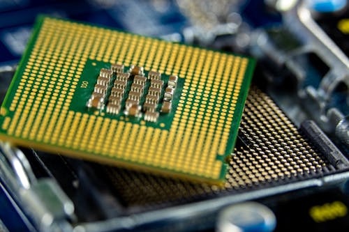 先导产业不断优化产业结构 半导体盈利能力提升