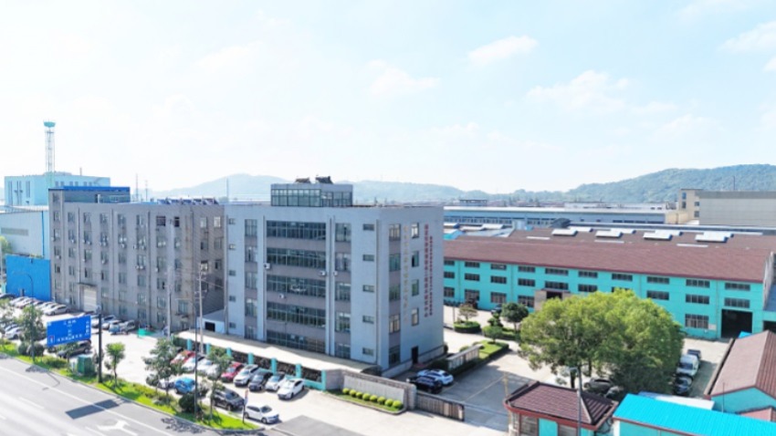 龙鑫智能：标的置入次年即撑起超六成净利润 核心人员入职标的一年内即“贡献”专利